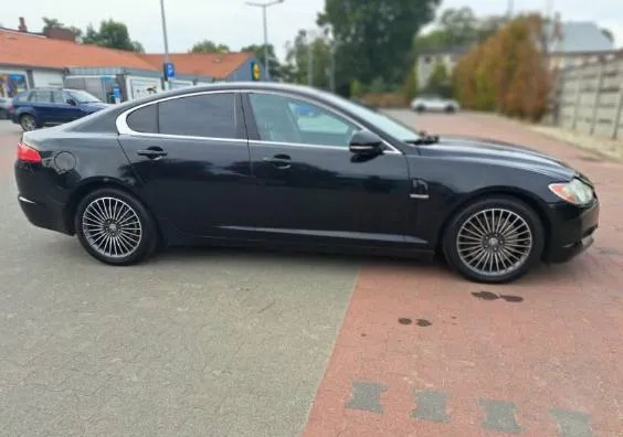Jaguar XF cena 45000 przebieg: 157000, rok produkcji 2010 z Szamotuły małe 46